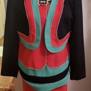 Donna vinci  women suit with matches hat (New) 3 piece